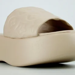 Agave 01 Women's Embossed Wide Band Platform Slides