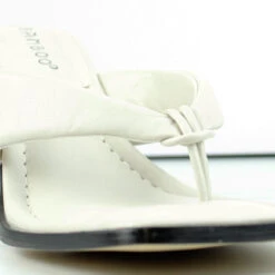 Bamboo Revive 01 Womens Pyramid Heel ThongSandals -sbwshoes shop Revive01 2 a6d4329b d4c3 42c3 9bab 8dab4ecd24df