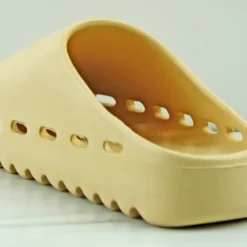 Santa Cruz Women's Minimalist Closed Toe Grooved Outsole Slides -sbwshoes shop SantaCruzBeige 3