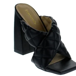 Sponge Womens Quilted Square Toe Chunky Heel Sandals